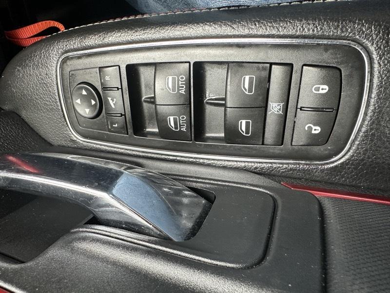 RAM 1500 4WD Crew Cab 140.5" Rebel 2016