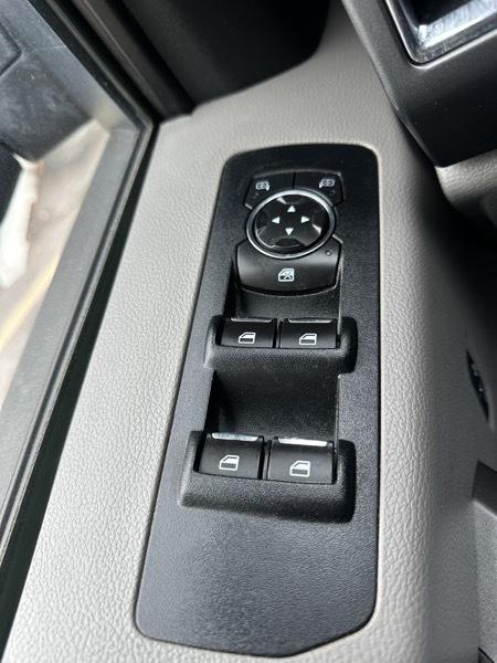 Ford F-150 photo 17