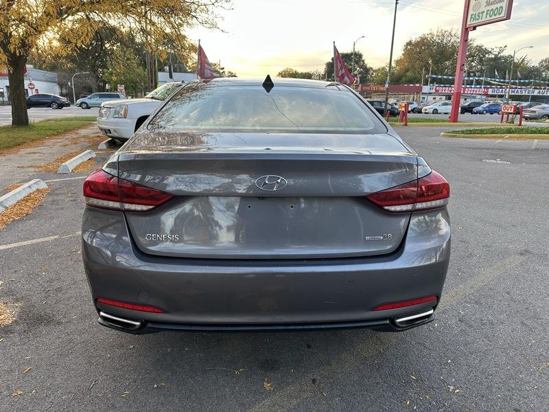 Hyundai Genesis 3.8L 2015