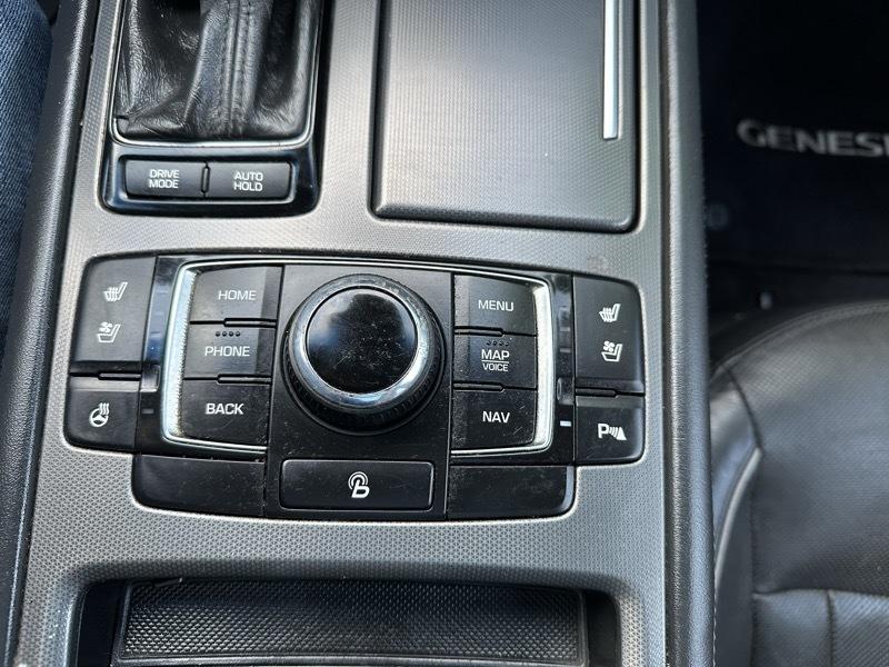 Hyundai Genesis 3.8L 2015
