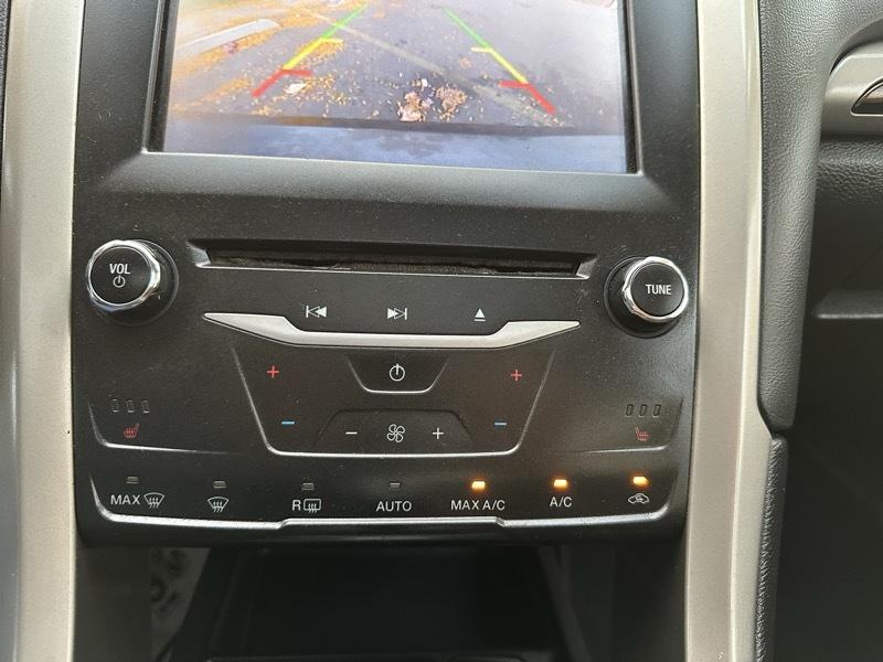 Ford Fusion SE 2015