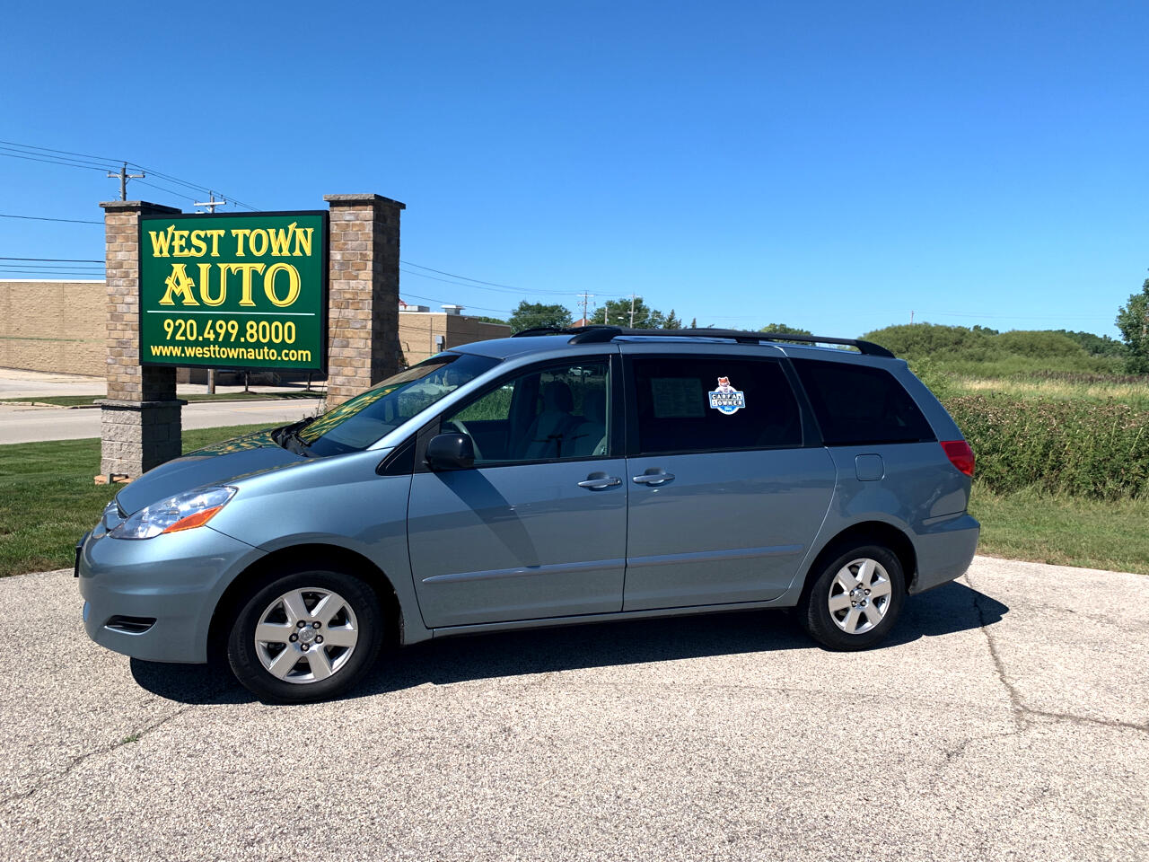 Toyota Sienna 5dr LE 2008