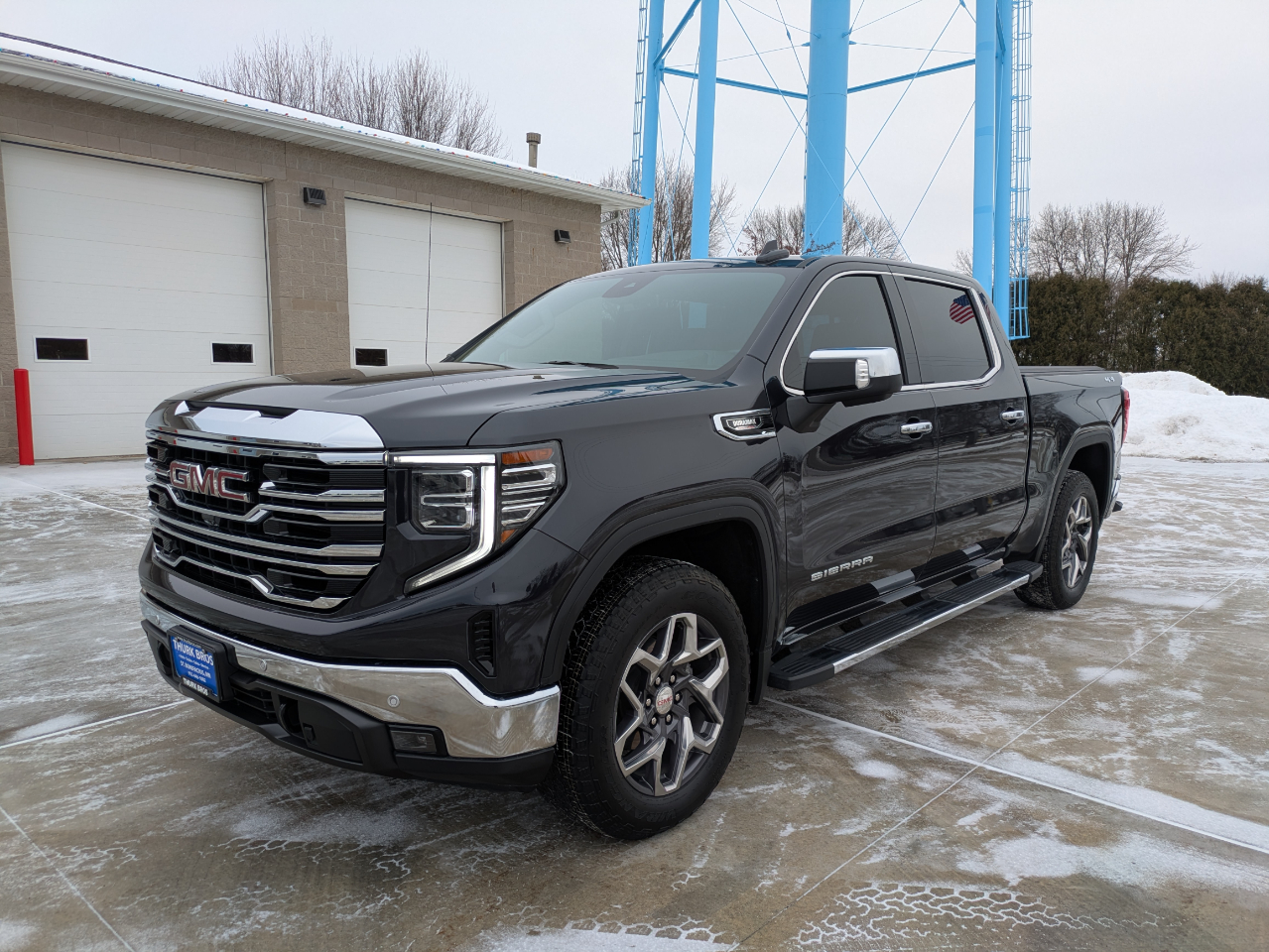 GMC Sierra 1500 SLT Crew Cab 4WD 2025