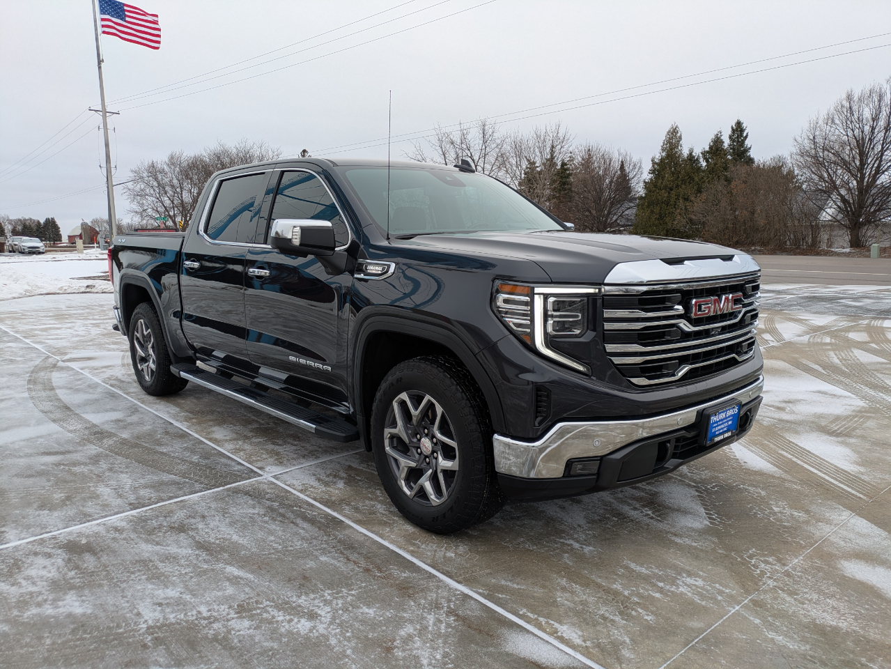 GMC Sierra 1500 SLT Crew Cab 4WD 2025