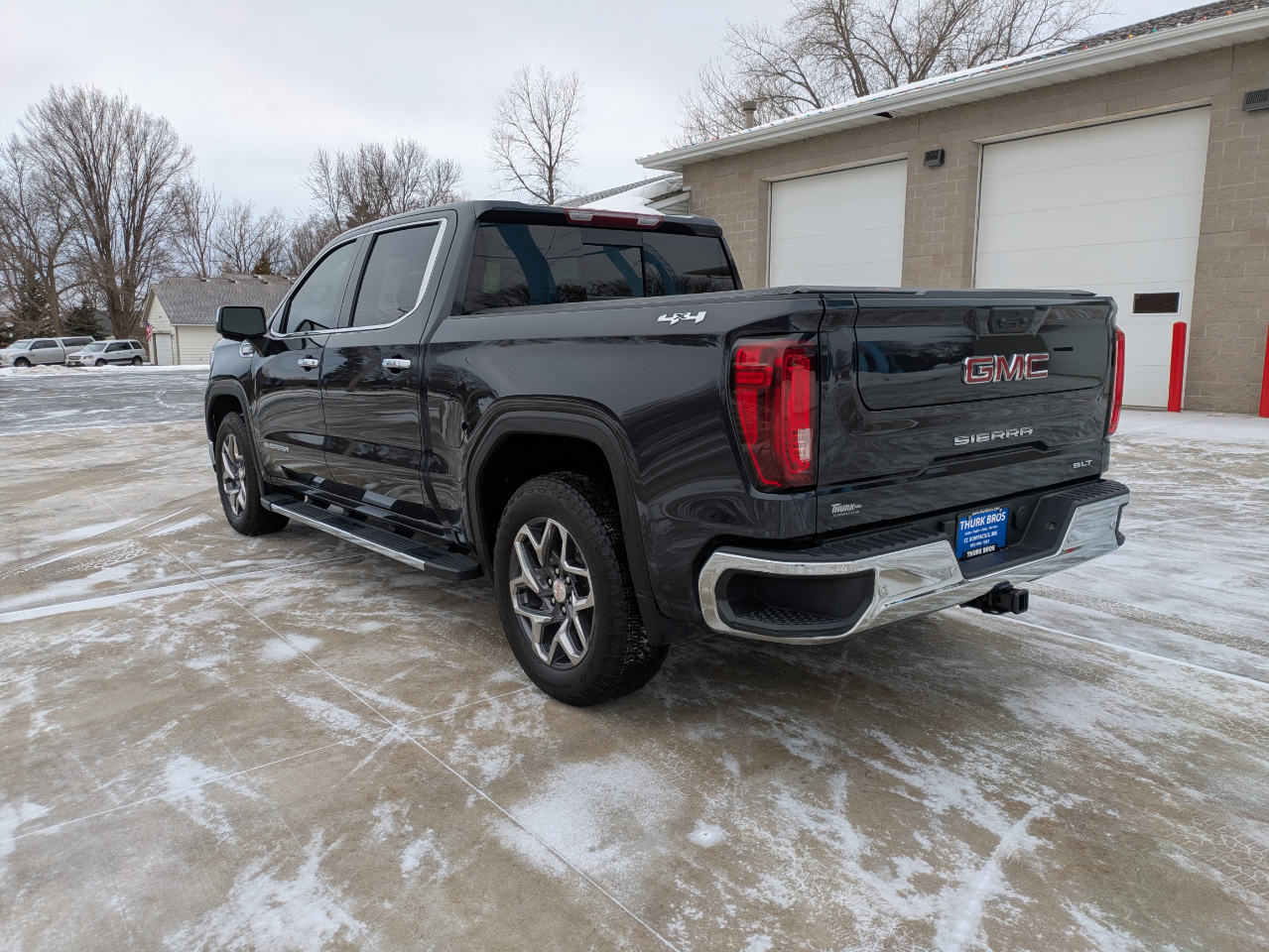 GMC Sierra 1500 SLT Crew Cab 4WD 2025