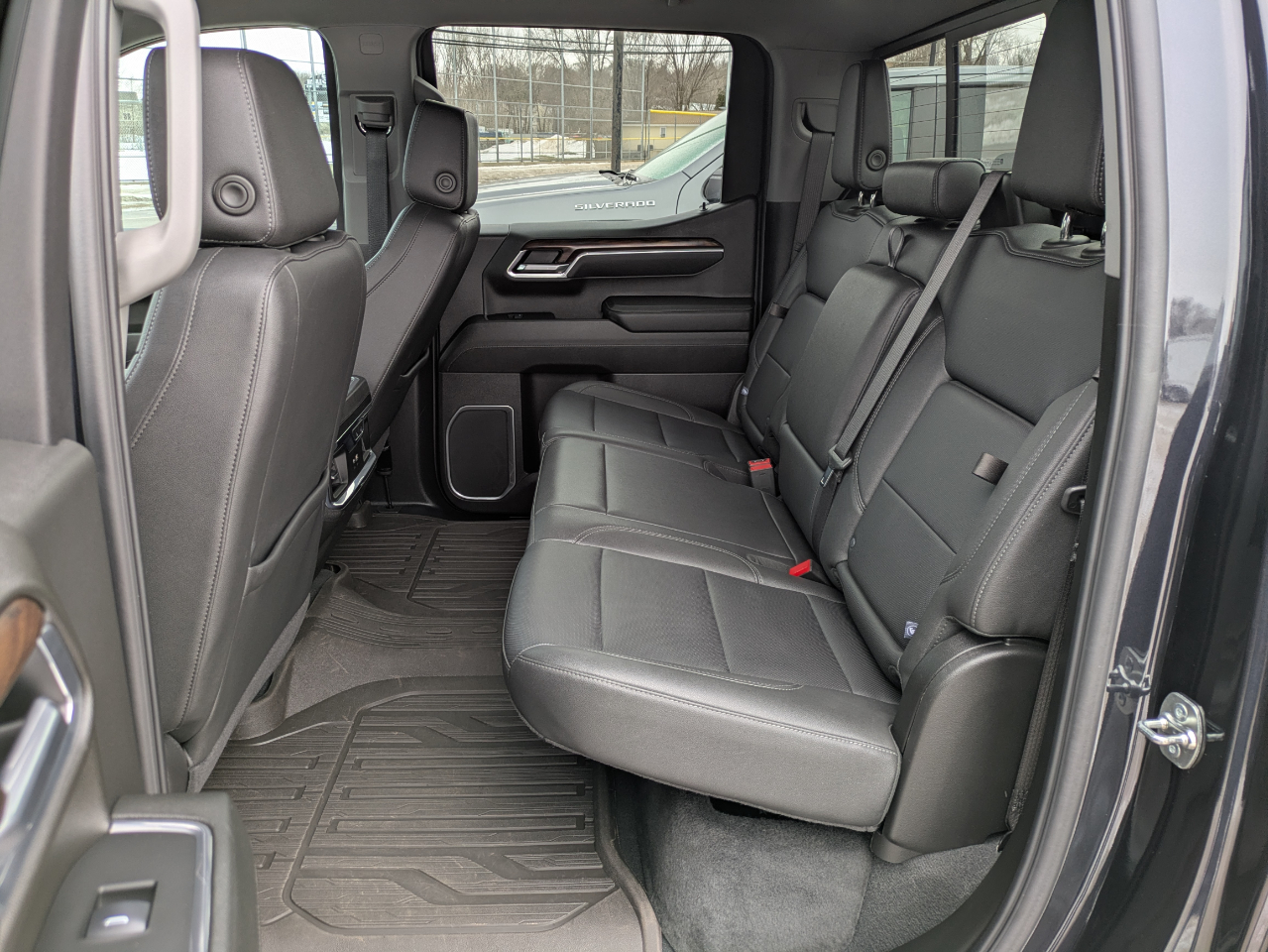 GMC Sierra 1500 SLT Crew Cab 4WD 2025