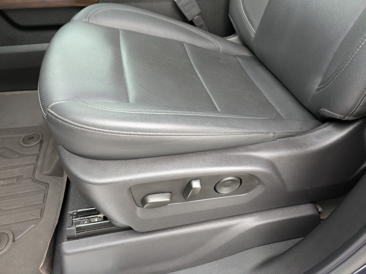 GMC Sierra 1500 SLT Crew Cab 4WD 2025