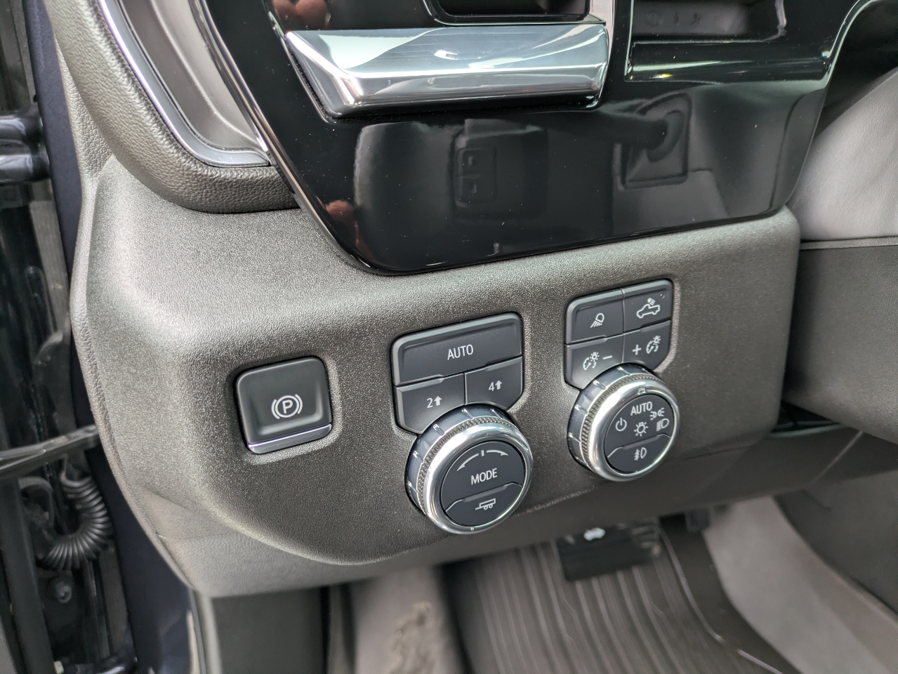 GMC Sierra 1500 SLT Crew Cab 4WD 2025