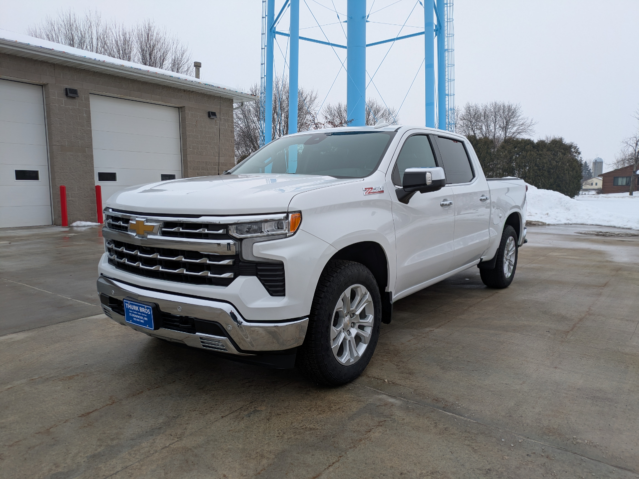 Chevrolet Silverado 1500 LTZ Crew Cab 4WD 2023