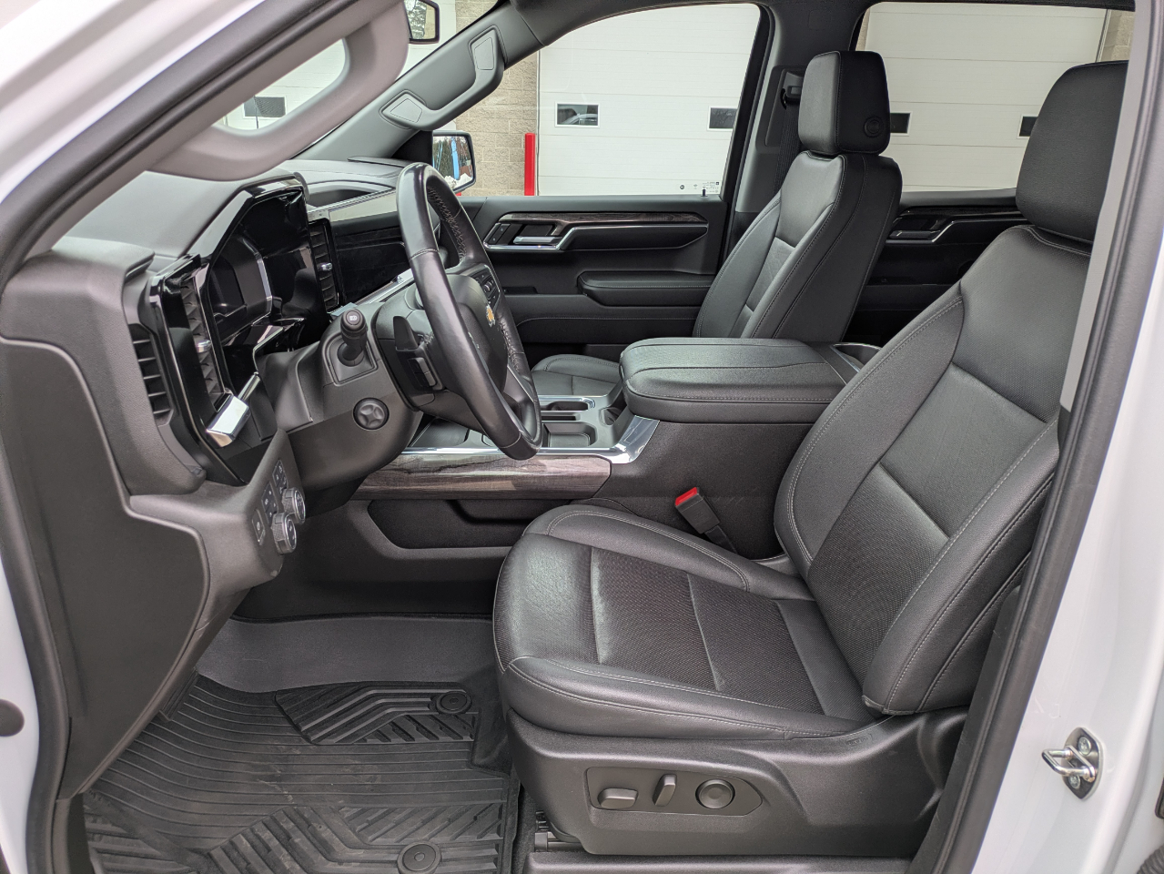 Chevrolet Silverado 1500 LTZ Crew Cab 4WD 2023