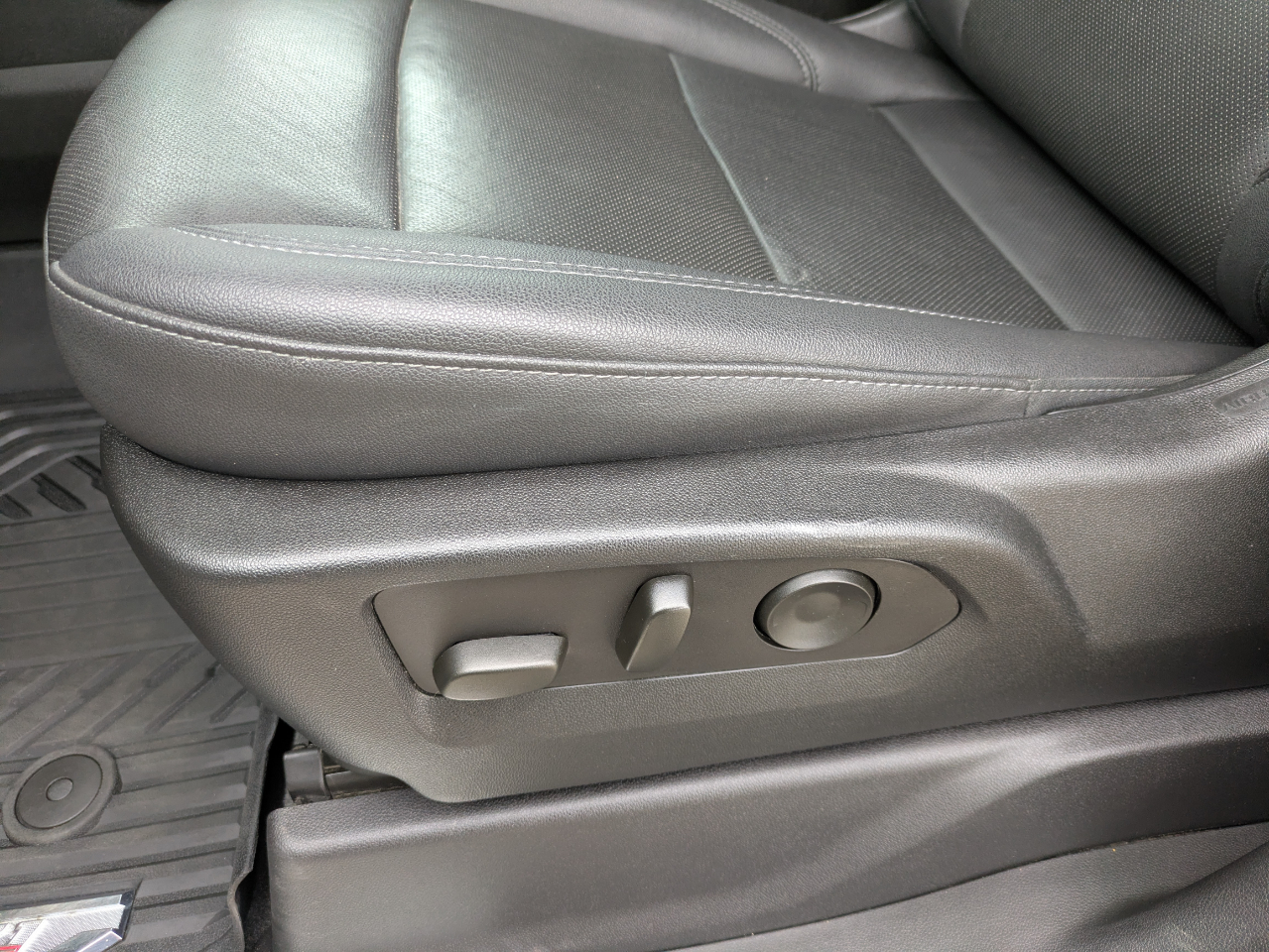 Chevrolet Silverado 1500 LTZ Crew Cab 4WD 2023