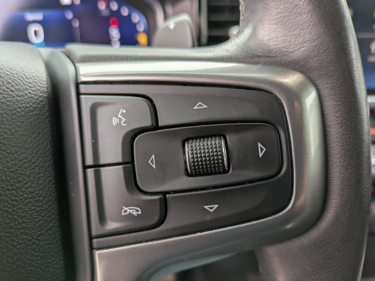 Chevrolet Silverado 1500 LTZ Crew Cab 4WD 2023