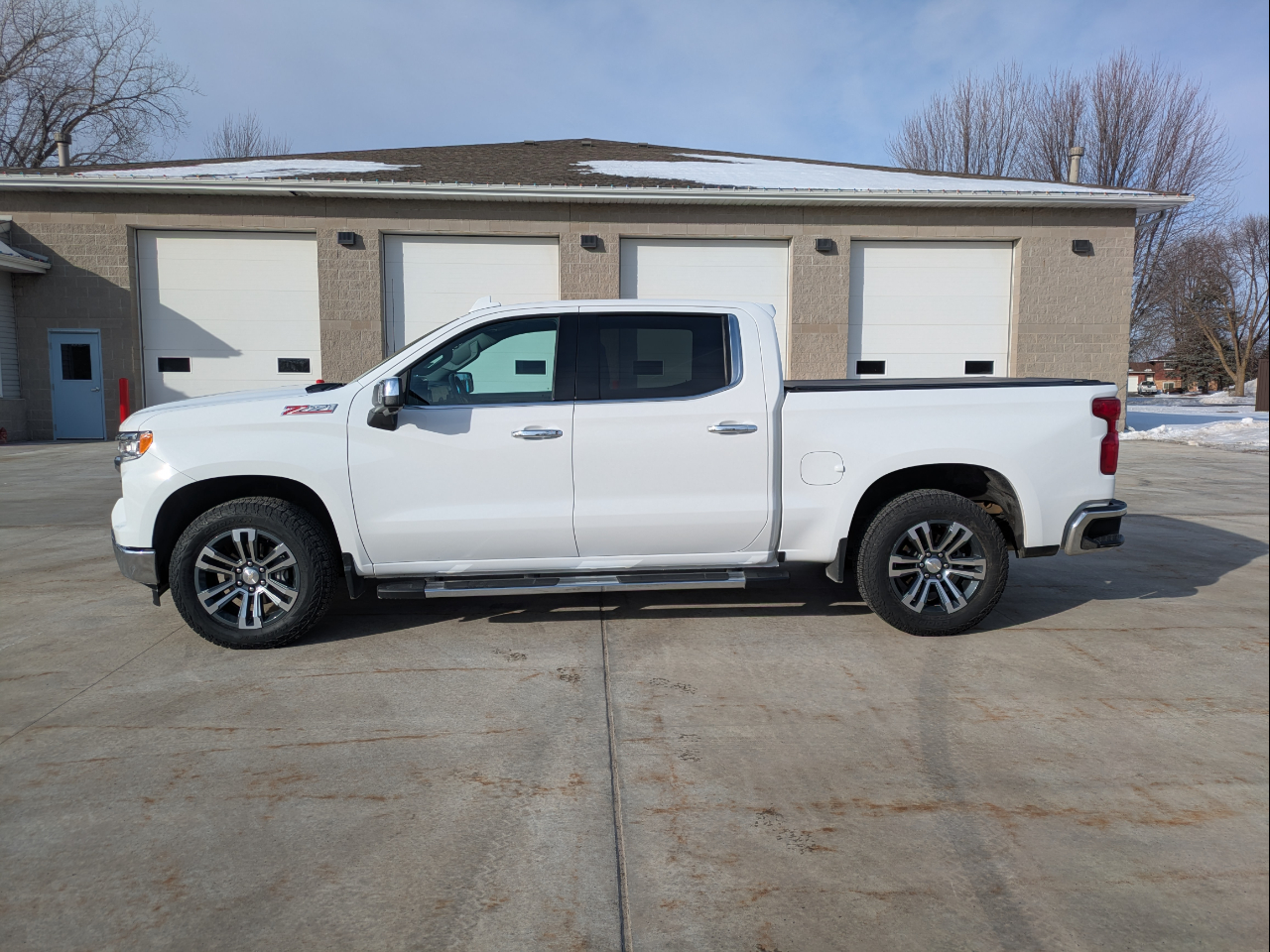 2023 Chevrolet Silverado 1500 LTZ Crew Cab 4WD