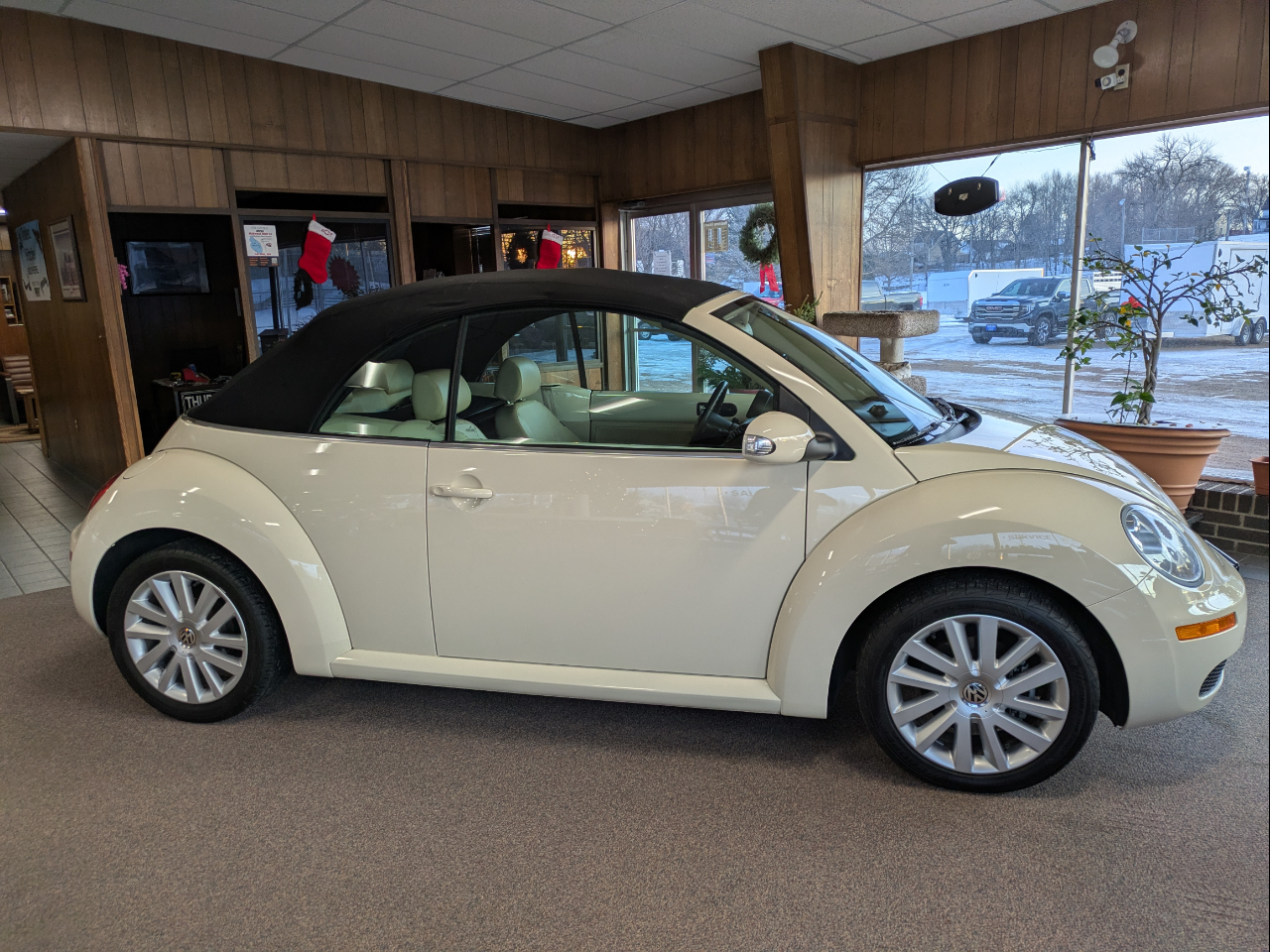 Volkswagen New Beetle S Convertible 2008