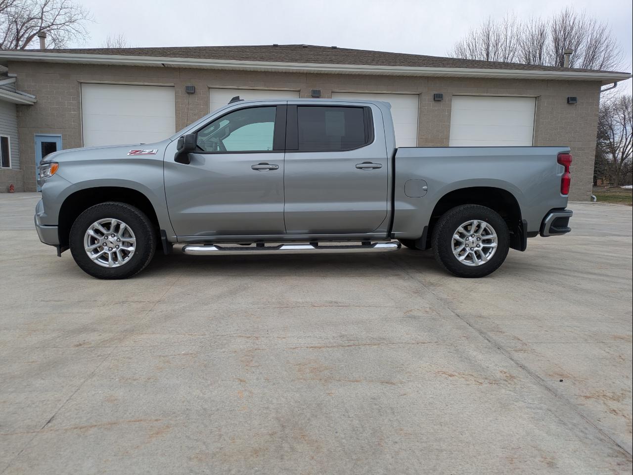 Chevrolet Silverado 1500 RST Crew Cab 4WD 2023