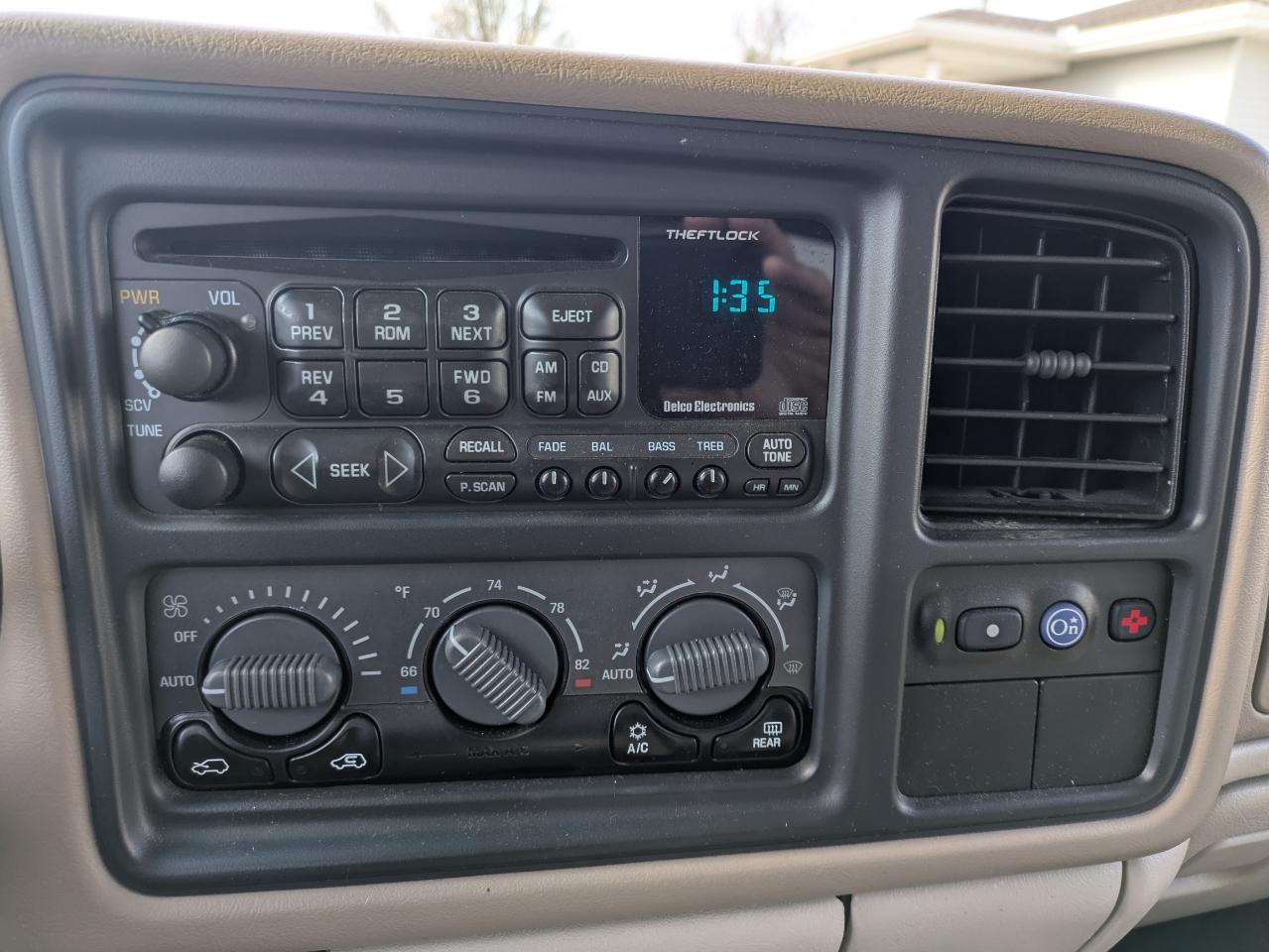 GMC Yukon XL 1500 4WD 2002