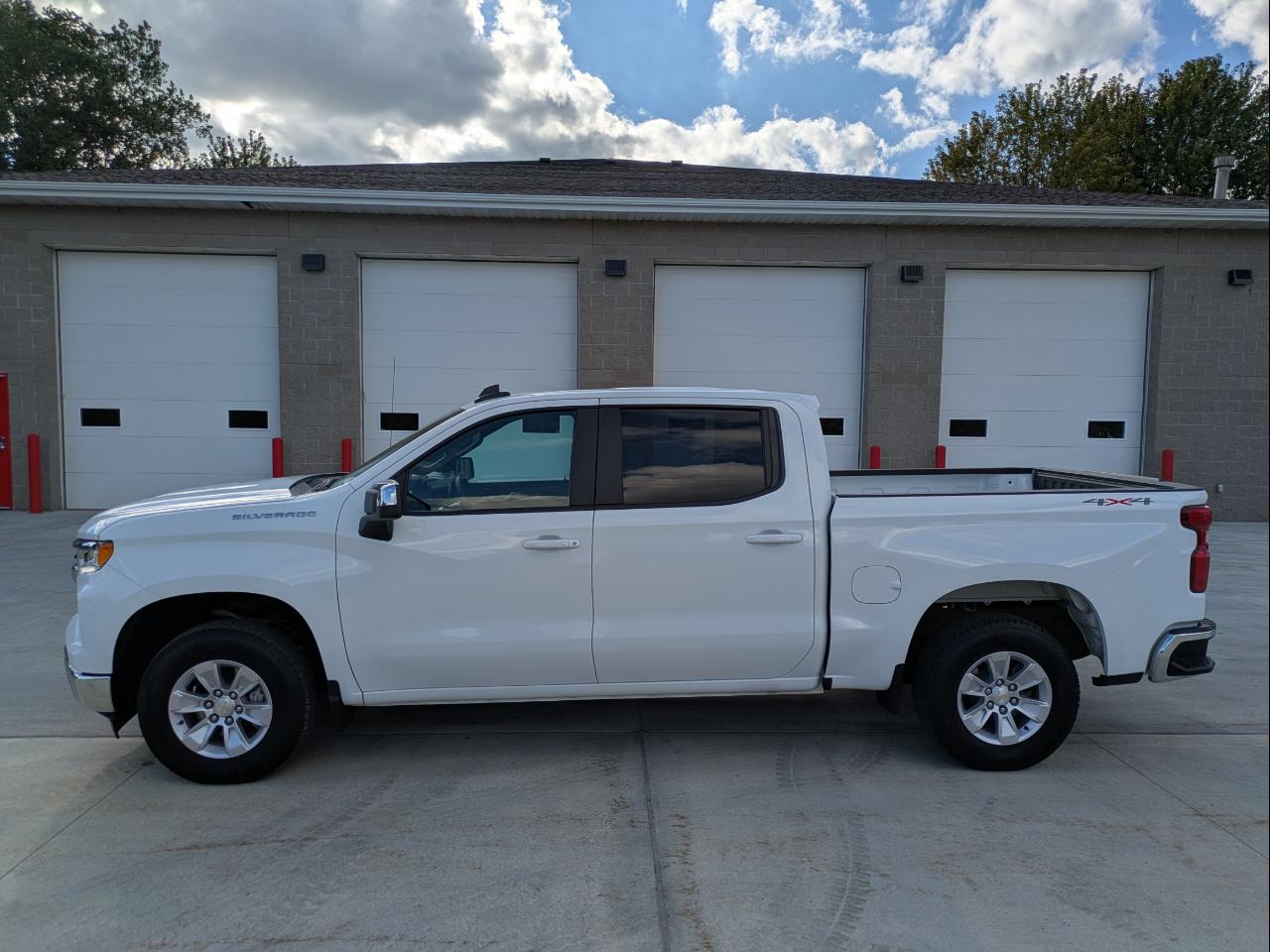 2026 Chevrolet Silverado 1500 LT Crew Cab 4WD