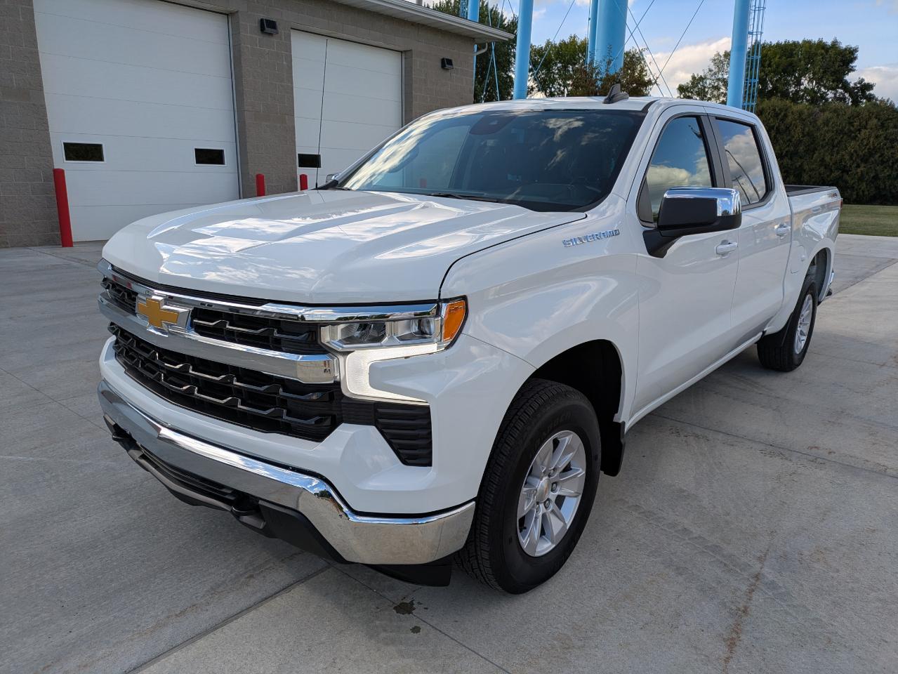 Chevrolet Silverado 1500 LT Crew Cab 4WD 2026