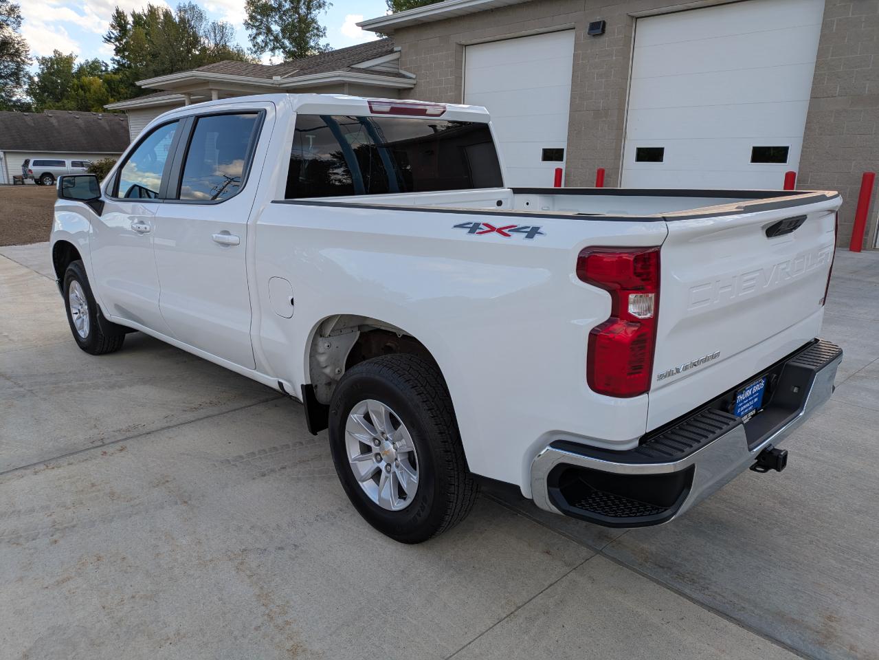 Chevrolet Silverado 1500 LT Crew Cab 4WD 2026