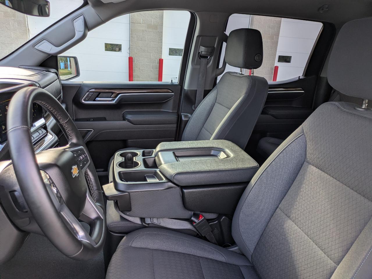 Chevrolet Silverado 1500 LT Crew Cab 4WD 2026