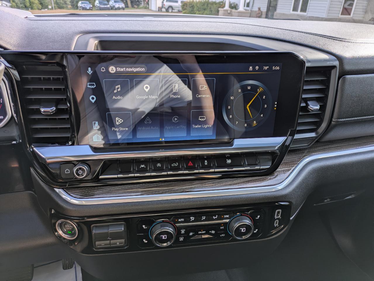 Chevrolet Silverado 1500 LT Crew Cab 4WD 2026