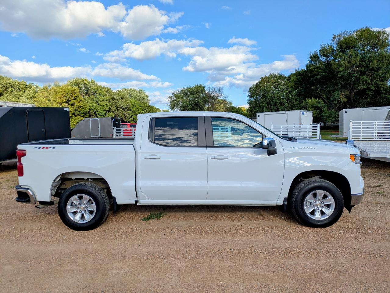 Chevrolet Silverado 1500 LT Crew Cab 4WD 2026