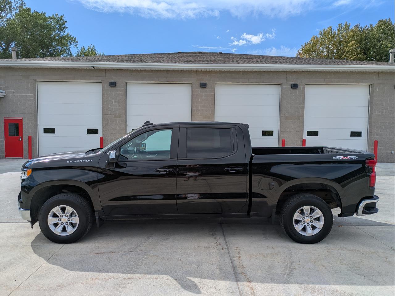 Chevrolet Silverado 1500 LT Crew Cab 4WD 2026