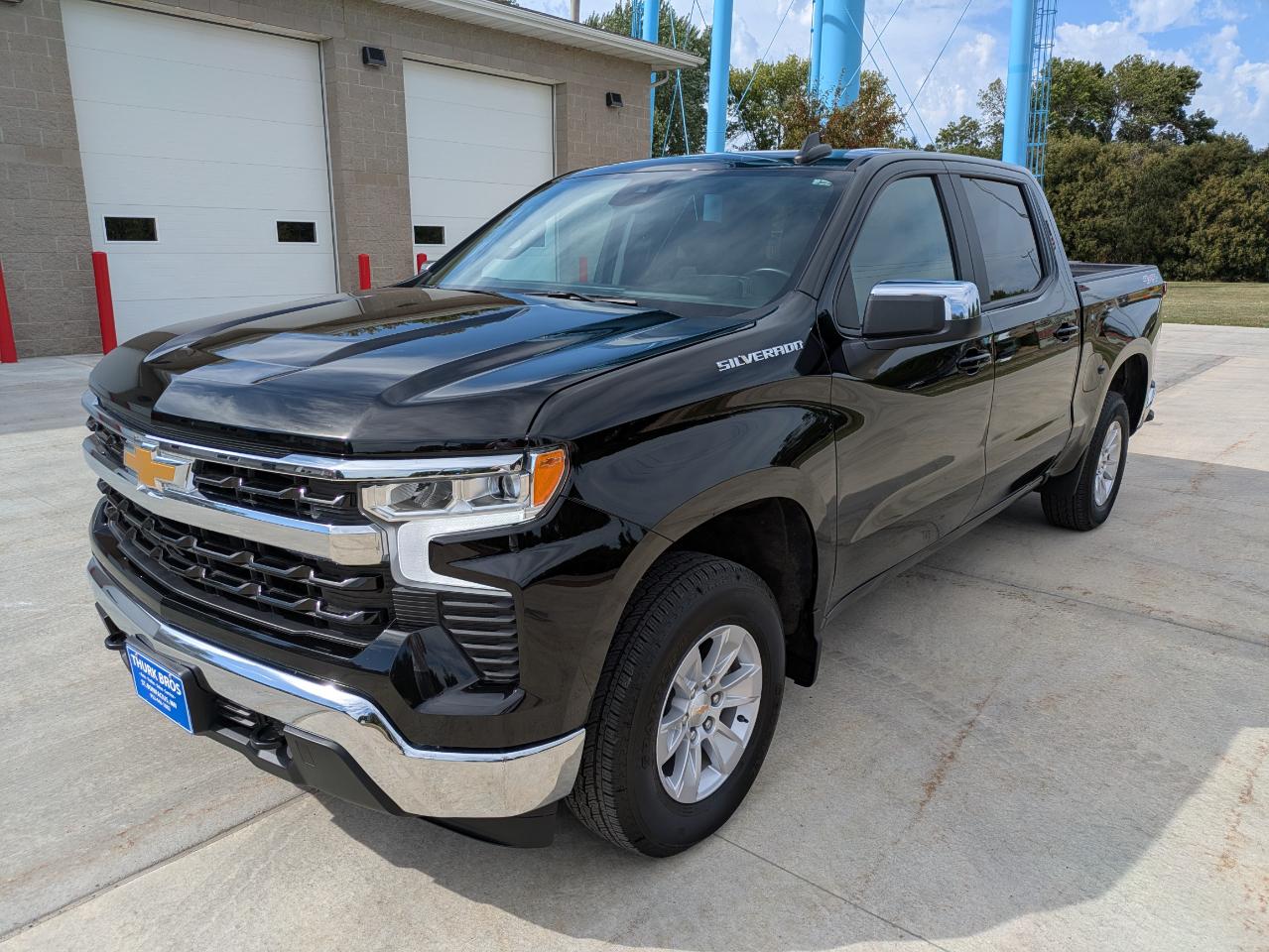 Chevrolet Silverado 1500 LT Crew Cab 4WD 2026