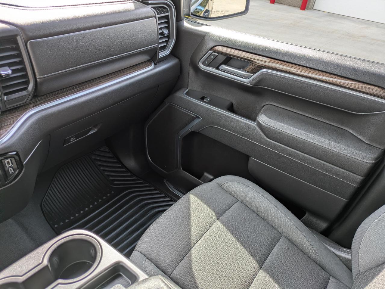 Chevrolet Silverado 1500 LT Crew Cab 4WD 2026
