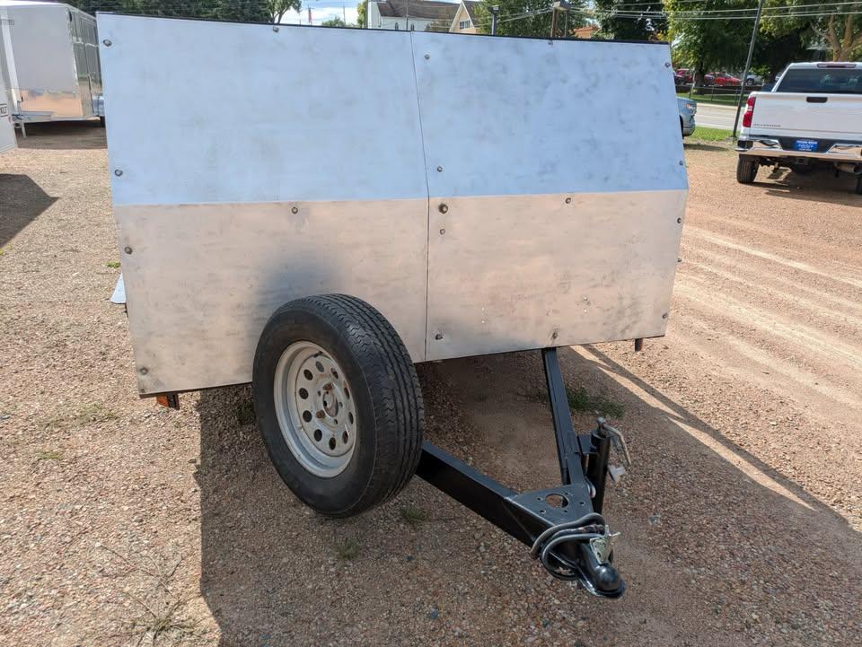 Tomahawk Trailer  2008