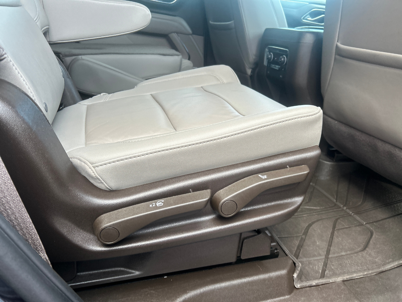 Chevrolet Tahoe 4WD 4dr Z71 2022