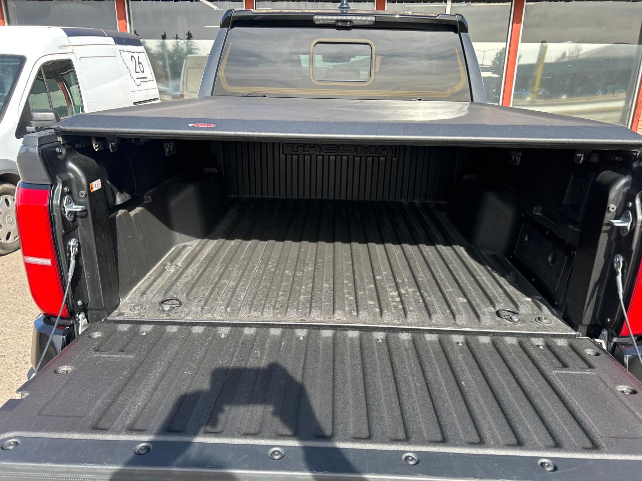 Toyota Tacoma 4WD TRD Pro Hybrid Double Cab 5' Bed AT (Natl) 2024