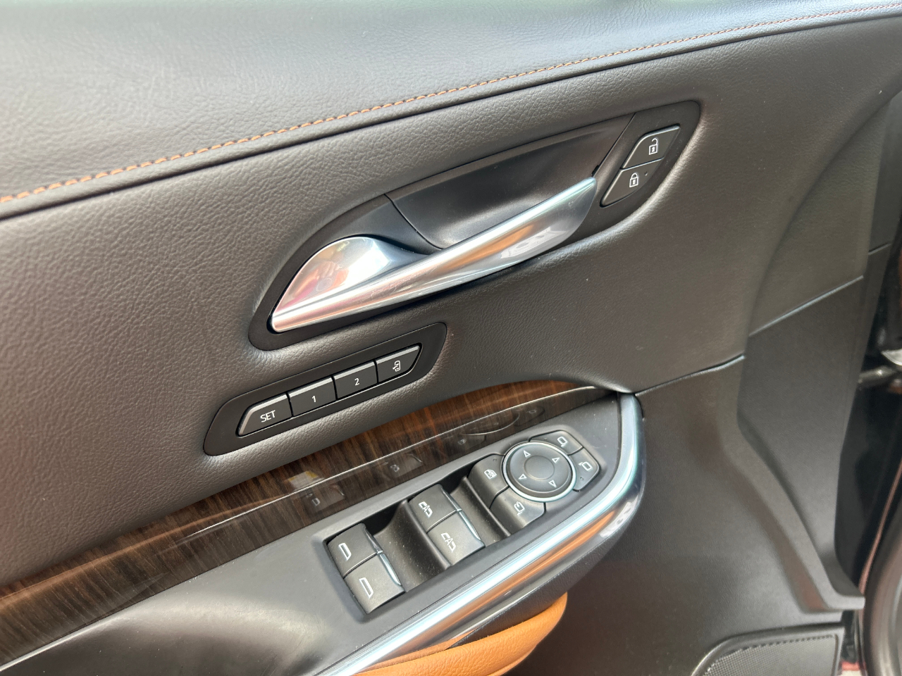 2021 Cadillac XT4 Sport photo 2