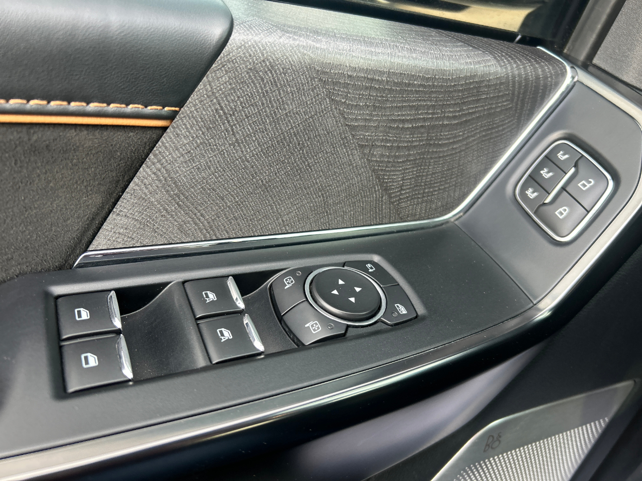 Ford F-150 Platinum SuperCrew 6.5-ft. Bed 4WD 2021 Ford F-150 Platinum SuperCrew 6.5-ft. Bed 4WD 2021