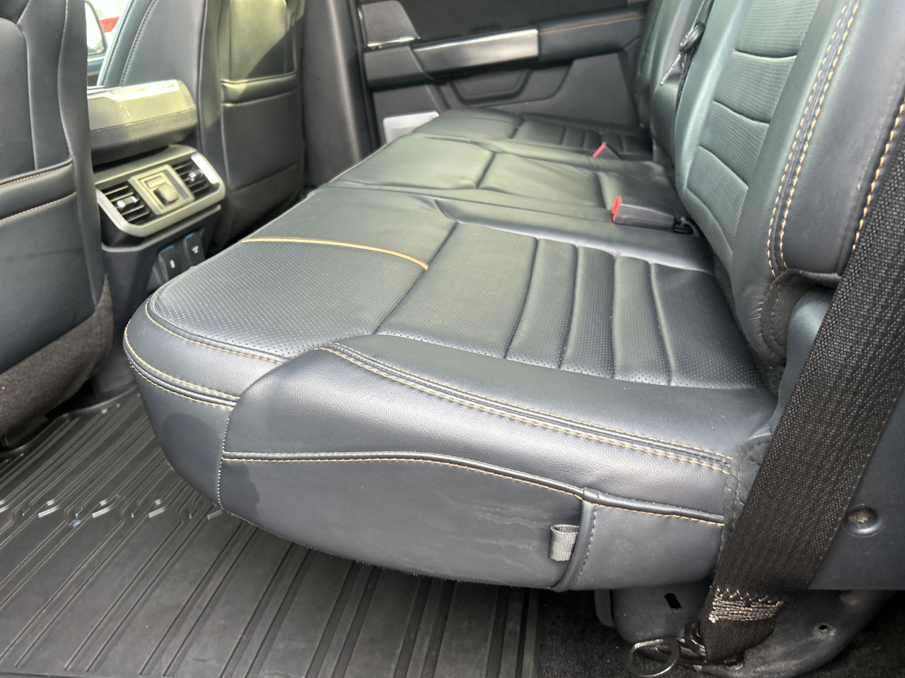 Ford F-150 Platinum SuperCrew 6.5-ft. Bed 4WD 2021 Ford F-150 Platinum SuperCrew 6.5-ft. Bed 4WD 2021