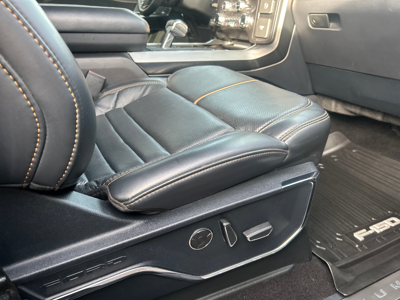 Ford F-150 Platinum SuperCrew 6.5-ft. Bed 4WD 2021 Ford F-150 Platinum SuperCrew 6.5-ft. Bed 4WD 2021