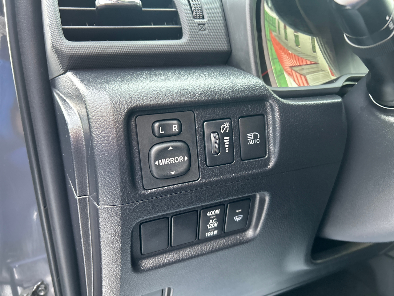 Toyota 4Runner SR5 4WD (Natl) 2024