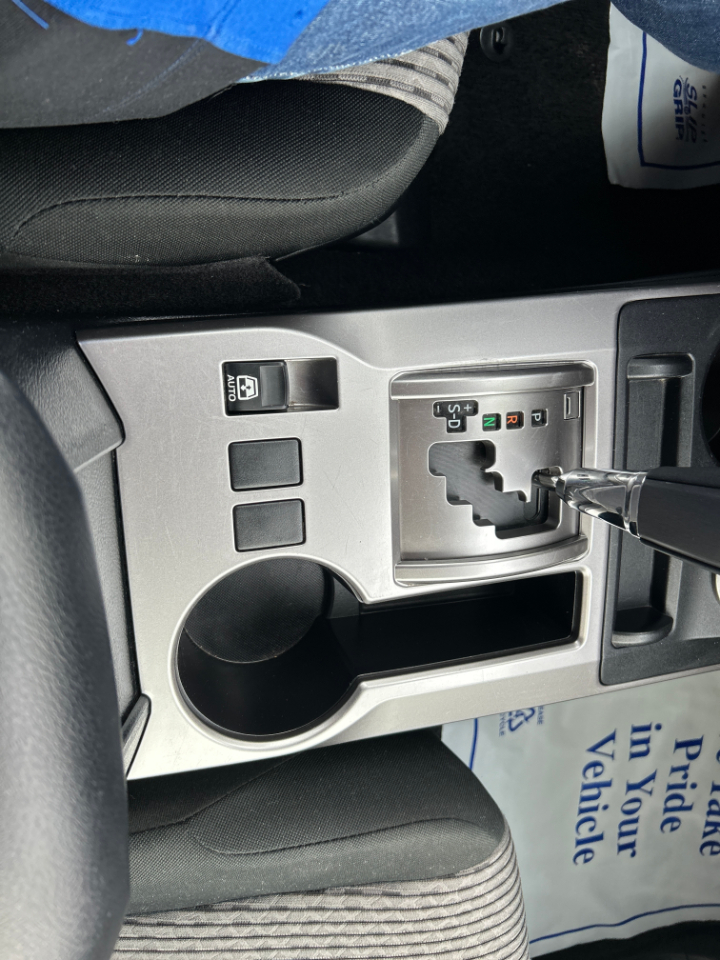 Toyota 4Runner SR5 4WD (Natl) 2024