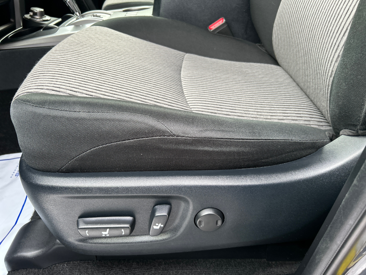 Toyota 4Runner SR5 4WD (Natl) 2024