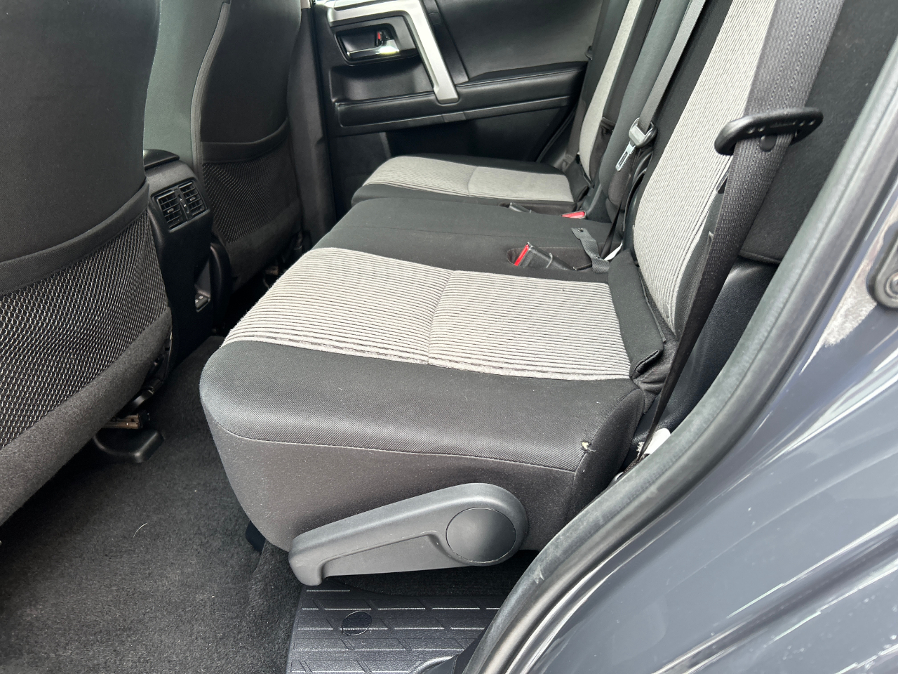 Toyota 4Runner SR5 4WD (Natl) 2024