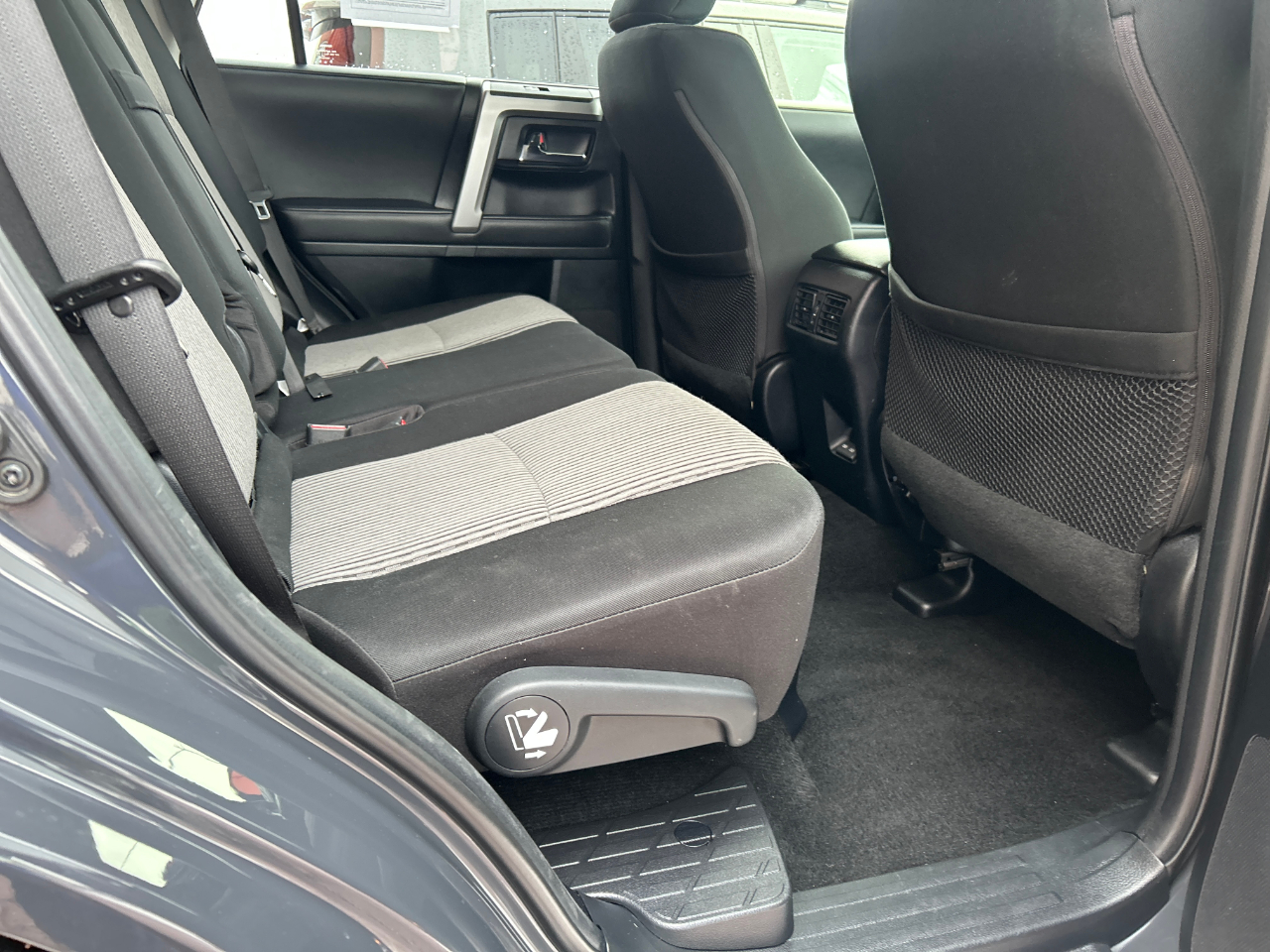 Toyota 4Runner SR5 4WD (Natl) 2024