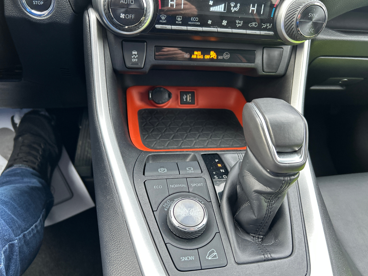 Toyota RAV4 Adventure AWD (Natl) 2024