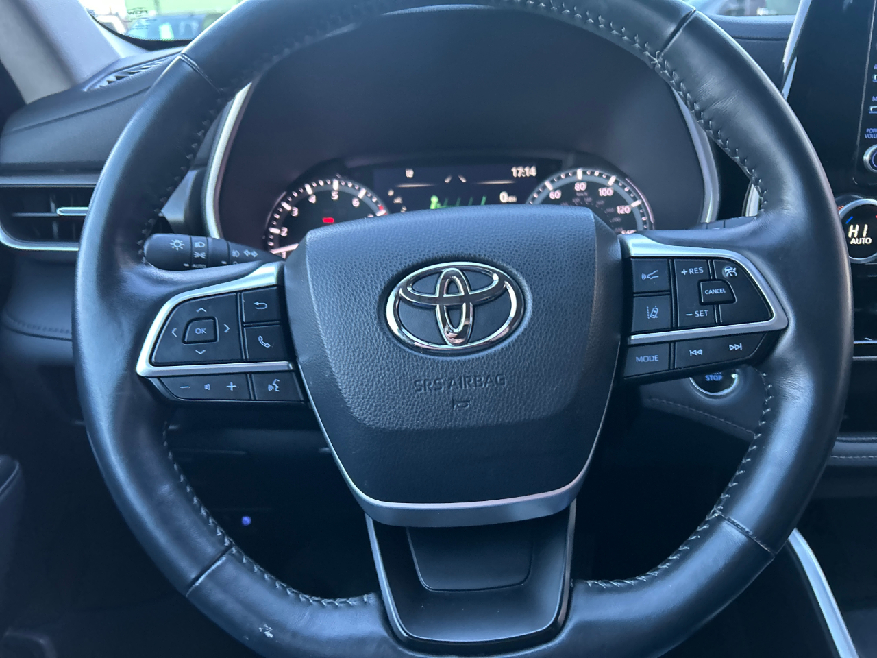 Toyota Highlander XLE AWD (Natl) 2022