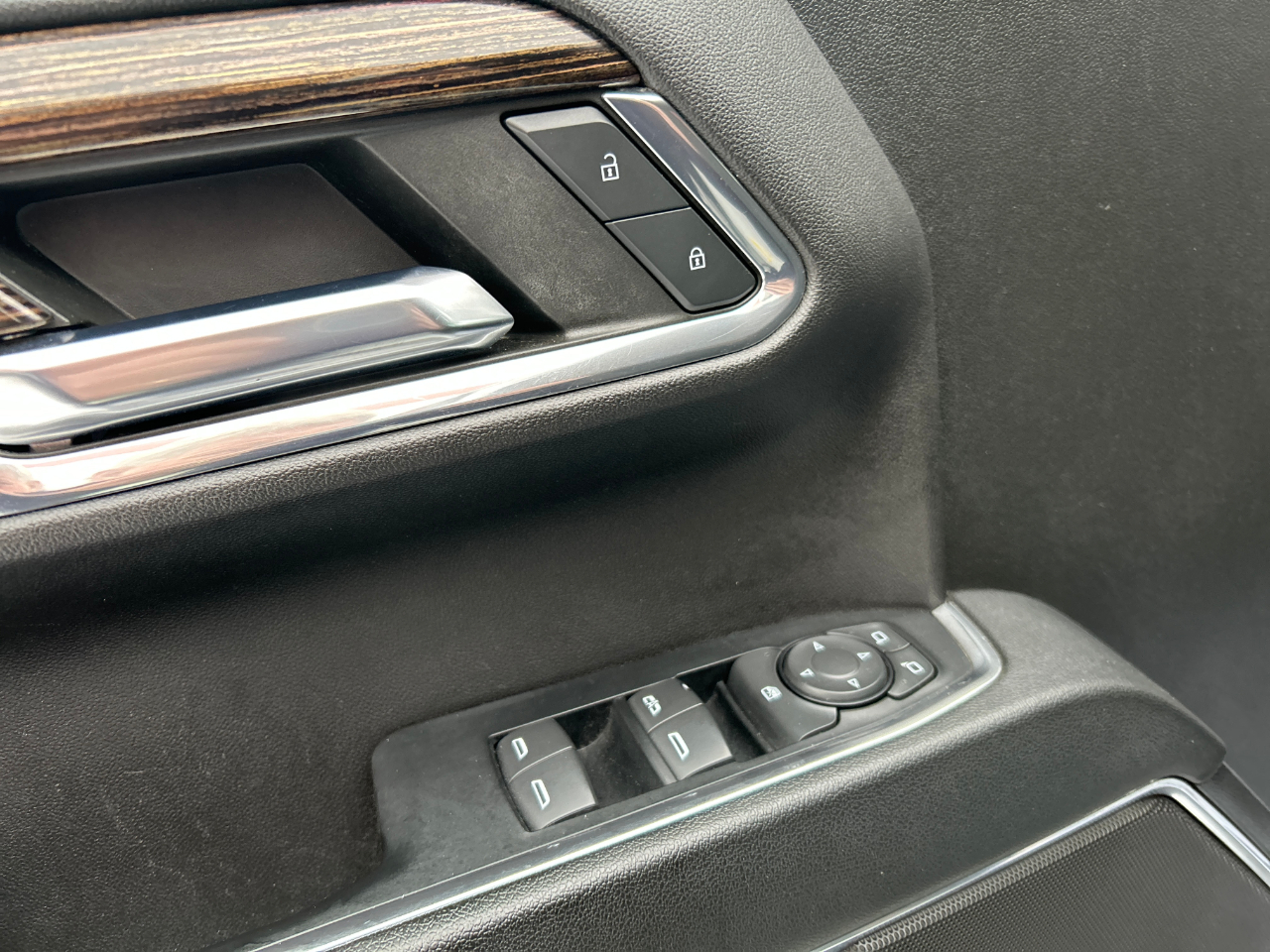 GMC Sierra 1500 4WD Crew Cab 157" SLE 2023