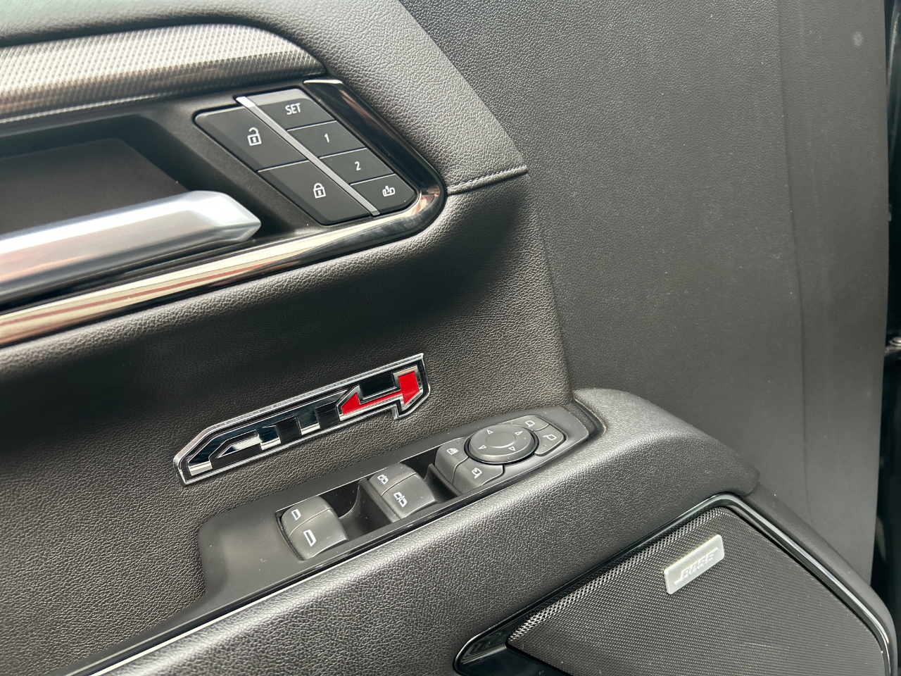 GMC Sierra 1500 4WD Crew Cab 147" AT4 2023