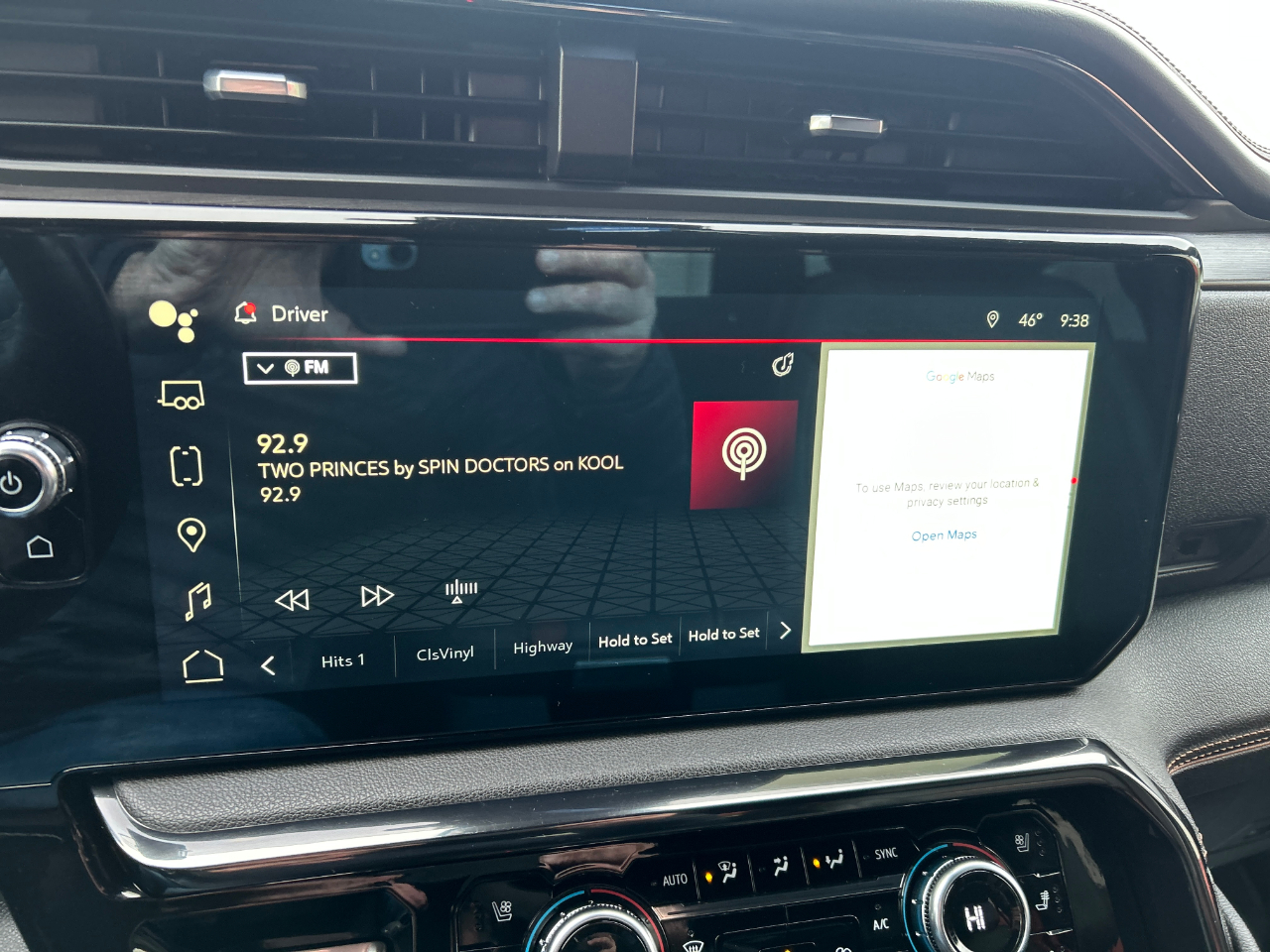 GMC Sierra 1500 4WD Crew Cab 147" AT4 2023