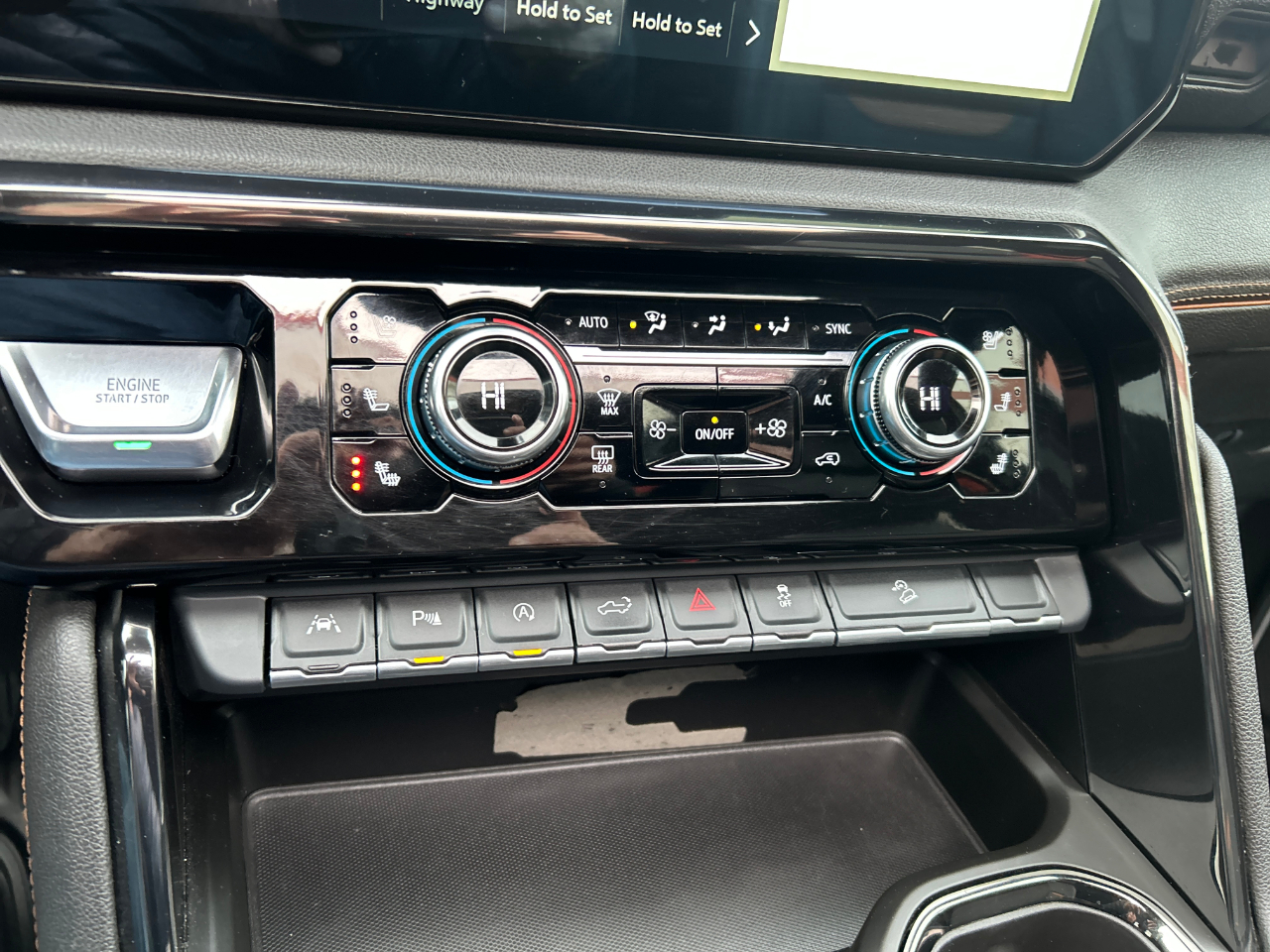 GMC Sierra 1500 4WD Crew Cab 147" AT4 2023