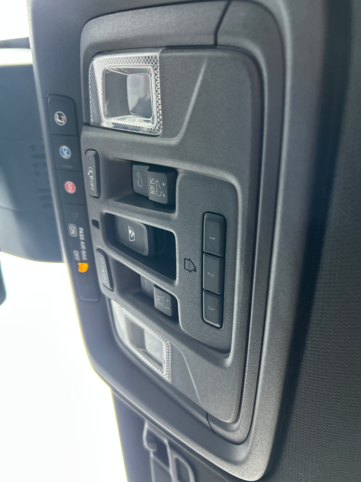 GMC Sierra 1500 4WD Crew Cab 147" AT4 2023