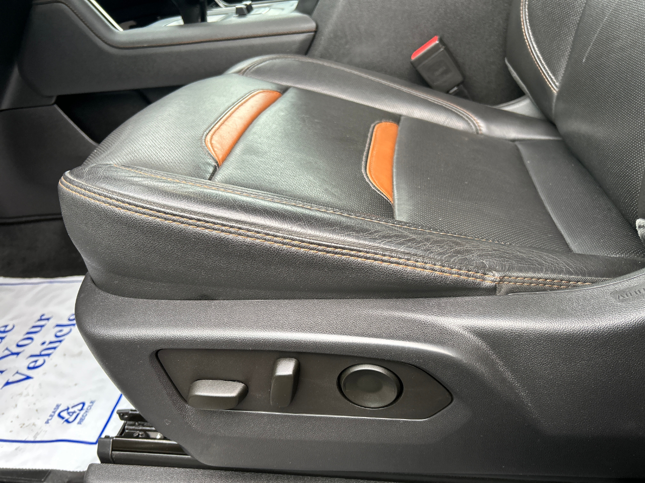 GMC Sierra 1500 4WD Crew Cab 147" AT4 2023