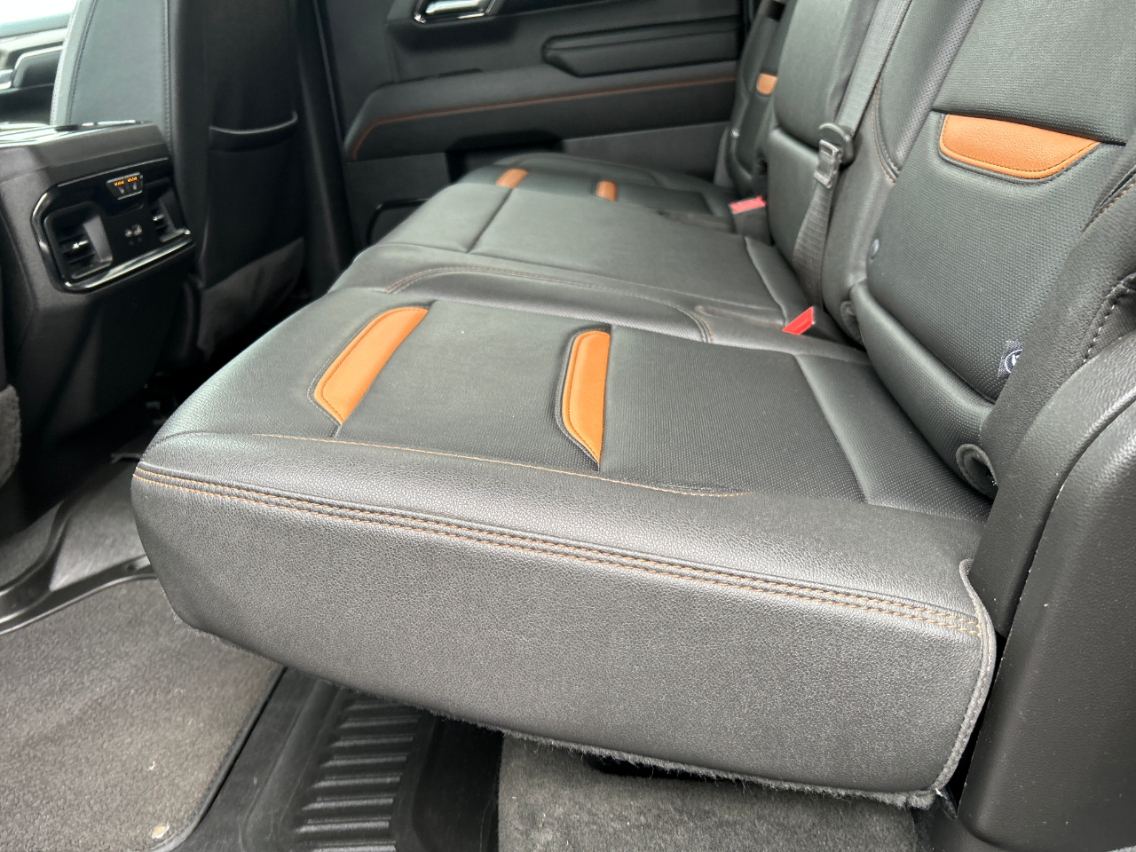 GMC Sierra 1500 4WD Crew Cab 147" AT4 2023